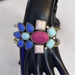 🌼VTG Avon Romantic Hideaway Hinged Cuff Bracelet